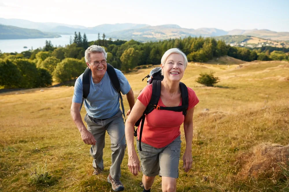 Titelbild zum Thema Wandern für Senioren Titelbild zum Thema Wandern für Senioren