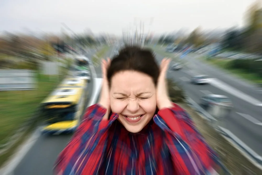 Titelbild zum Thema Hörverlust im öffentlichen Leben Titelbild zum Thema Hörverlust im öffentlichen Leben